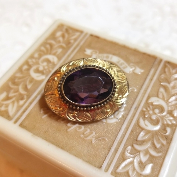 Antique Jewelry - VICTORIAN Era 1800s Amethyst Glass Brooch